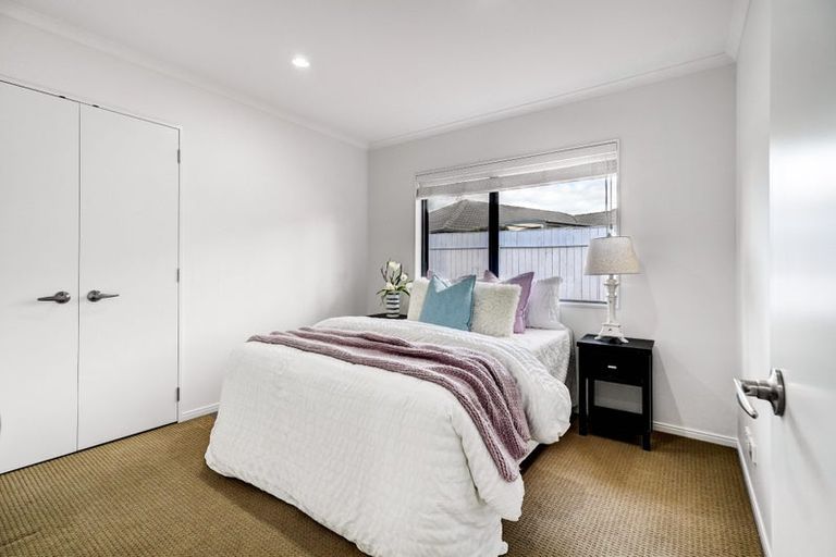 Photo of property in 16 Turnberry Drive, Wattle Downs, Auckland, 2103