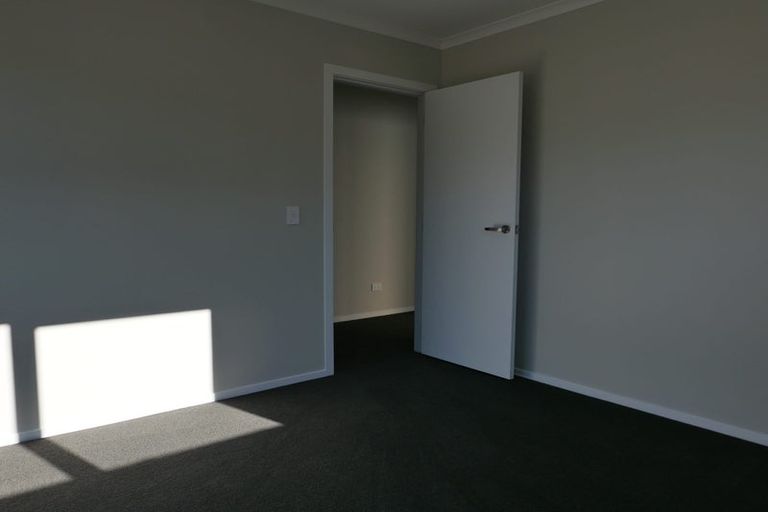 Photo of property in 32 Koru Loop, Paraparaumu, 5032