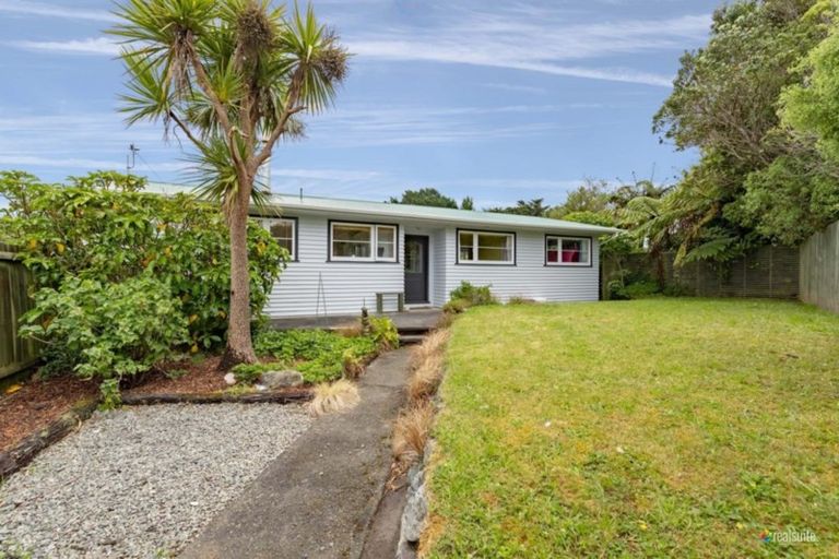 Photo of property in 58 Pokohiwi Road, Normandale, Lower Hutt, 5010