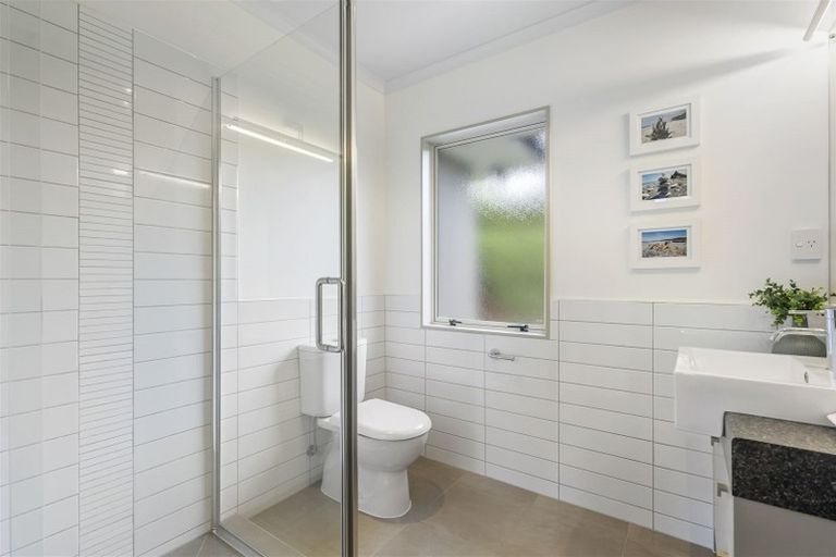 Photo of property in 7 Tranquility Rise, Mellons Bay, Auckland, 2014