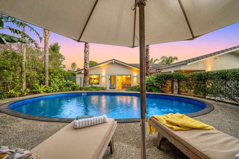 Photo of property in 11 Holly Way, Sunnyhills, Auckland, 2010