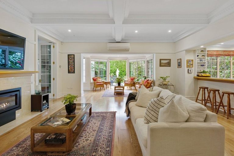 Photo of property in 38 Waiwetu Street, Fendalton, Christchurch, 8052