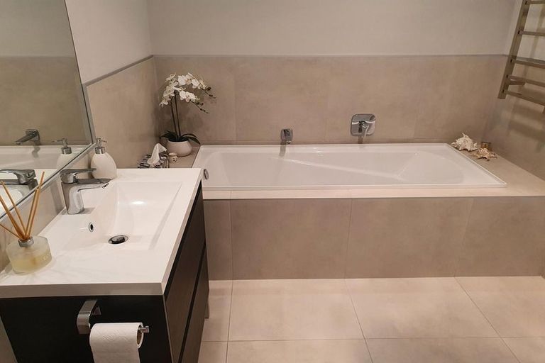 Photo of property in 13 Cambie Avenue, Red Beach, 0932