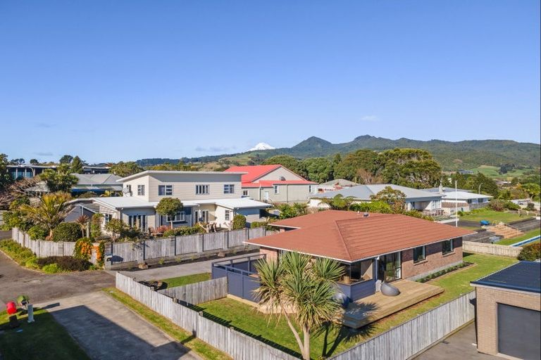 Photo of property in 620b South Road, Oakura, 4314