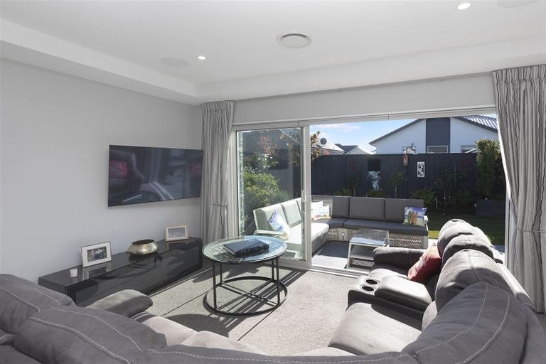 Photo of property in 10 Gerard Place, Rangiora, 7400