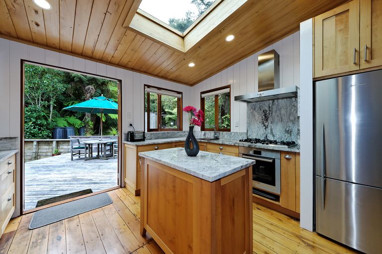 Photo of property in 54 Upland Road, Huia, Auckland, 0604