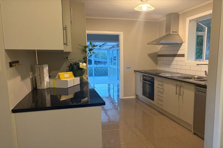 Photo of property in 36 Waipani Road, Te Atatu Peninsula, Auckland, 0610