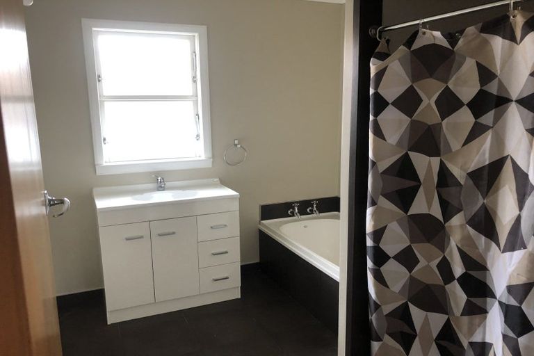 Photo of property in 69 Long Melford Road, Awapuni, Palmerston North, 4412