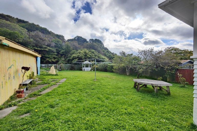 Photo of property in 18 Boyd Grove, Naenae, Lower Hutt, 5011