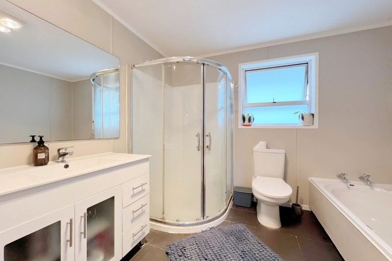 Photo of property in 81 Oakfield Crescent, Pukete, Hamilton, 3200