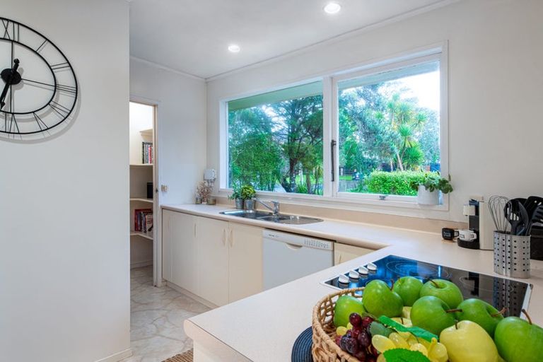 Photo of property in 1/39 View Road, Campbells Bay, Auckland, 0630