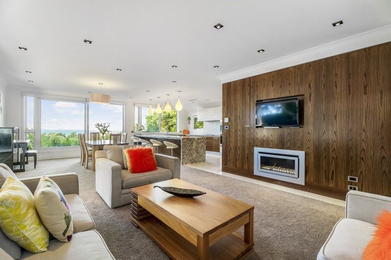 Photo of property in 37b View Road, Campbells Bay, Auckland, 0630