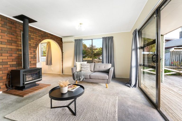 Photo of property in 14b Crystal Grove, Birchville, Upper Hutt, 5018