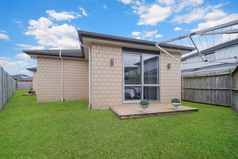 Photo of property in 14 Helianthus Avenue, Flat Bush, Auckland, 2019