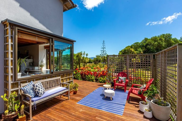 Photo of property in 106 Paetawa Road, Peka Peka, Waikanae, 5391