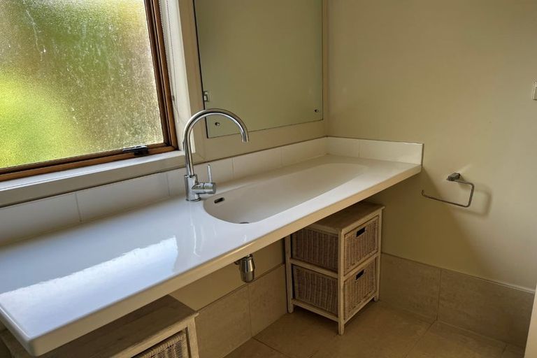 Photo of property in 1/15 Sunnynook Road, Forrest Hill, Auckland, 0620