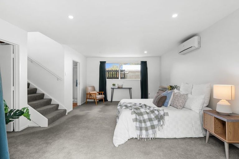 Photo of property in 17 Highland Place, Avonhead, Christchurch, 8042