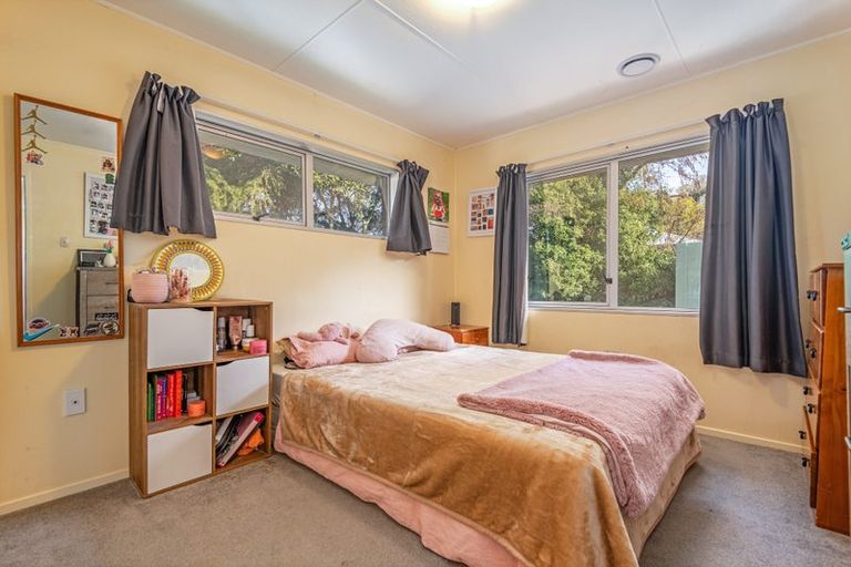 Photo of property in 16 Dalzien Place, Feilding, 4702