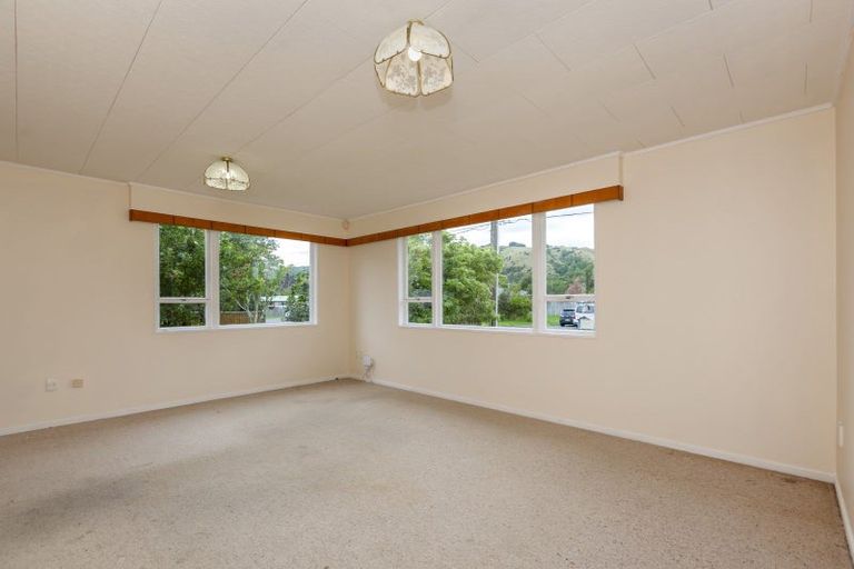 Photo of property in 17 Buckley Grove, Paraparaumu, 5032