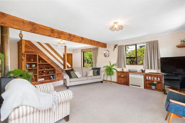 Photo of property in 6 Sequoia Place, Kelvin Heights, Queenstown, 9300