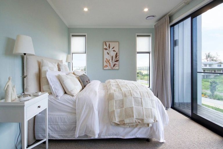 Photo of property in 26 Emerald Avenue, Rosehill, Papakura, 2113