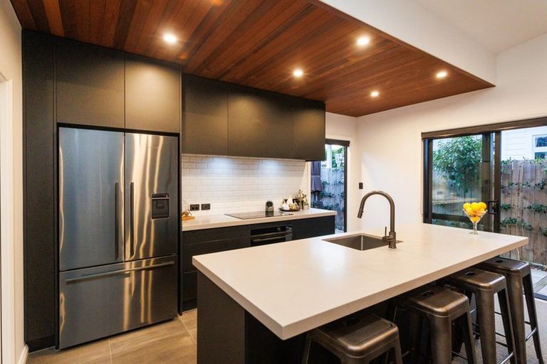 Photo of property in 18a Lincoln Terrace, Hokowhitu, Palmerston North, 4410