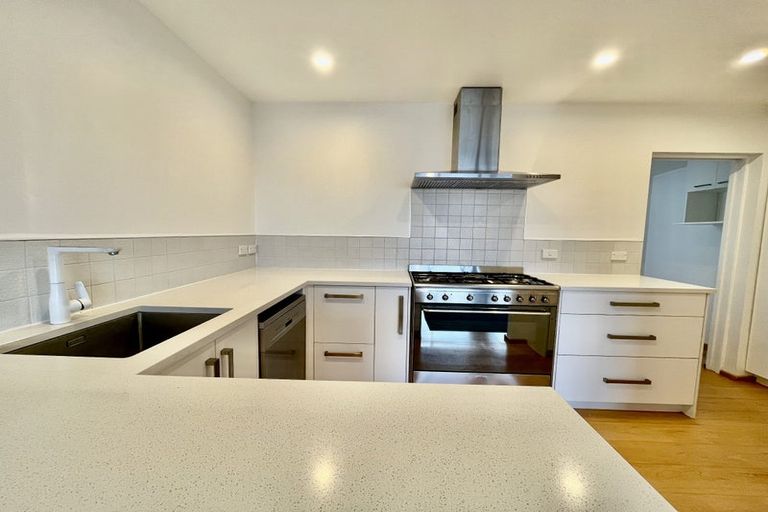 Photo of property in 27 Hillcrest Road, Hatfields Beach, Orewa, 0931