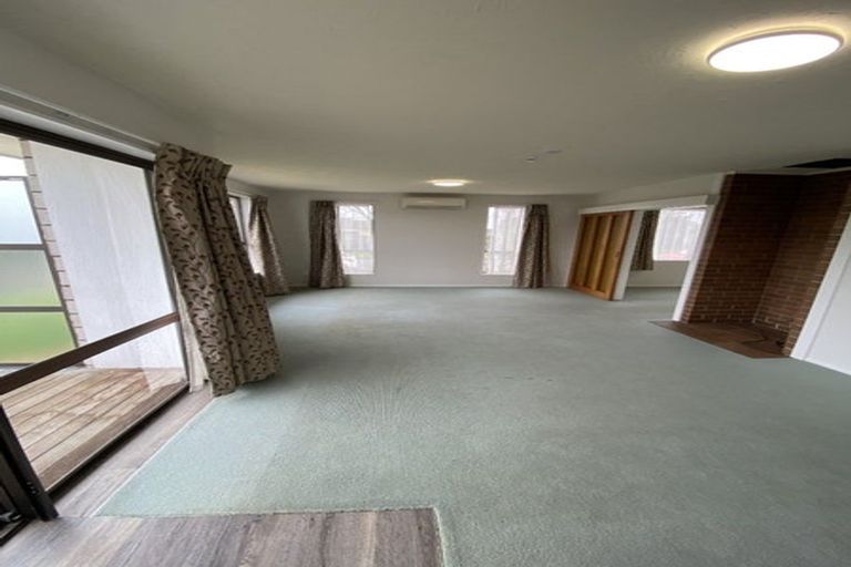 Photo of property in 39 Dunbarton Street, Redwood, Christchurch, 8051