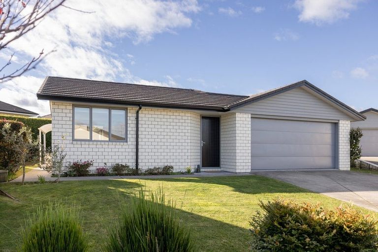 Photo of property in Waterview Estate, 89/4 Greystone Place, Omokoroa, 3114