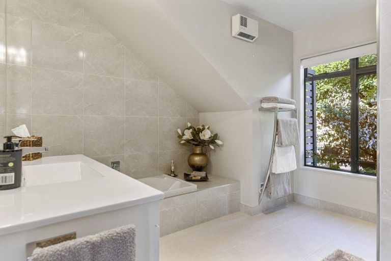 Photo of property in 3 Ingle Avenue, Waipahihi, Taupo, 3330