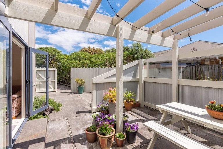 Photo of property in 13 Marram Way, Peka Peka, Waikanae, 5391