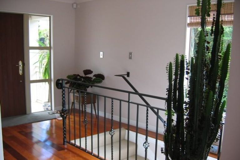 Photo of property in 11 Monarch Avenue, Hillcrest, Auckland, 0627