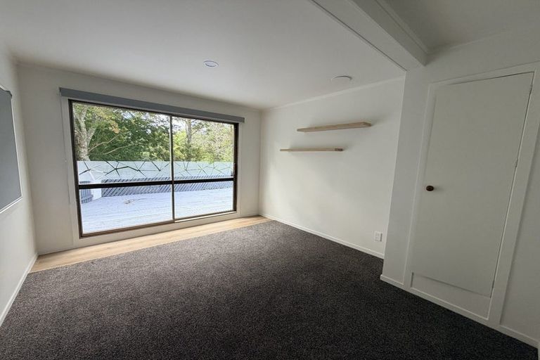 Photo of property in 30 Glencourt Place, Glenfield, Auckland, 0629