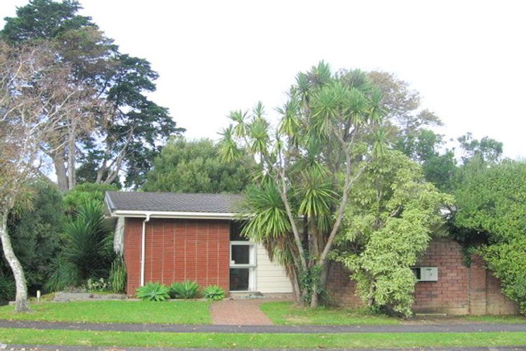 Photo of property in 8 Blue Gum Rise, Sunnyhills, Auckland, 2010