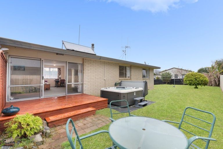 Photo of property in 3b Emerald Place, Papamoa Beach, Papamoa, 3118