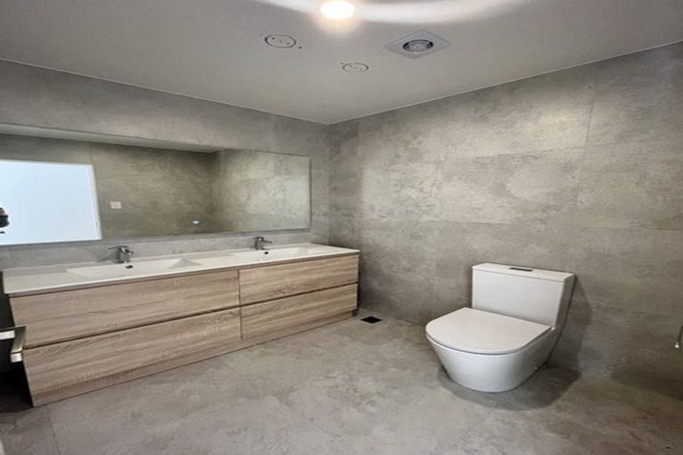 Photo of property in 5/11 Rengarenga Rise, Fairview Heights, Auckland, 0632