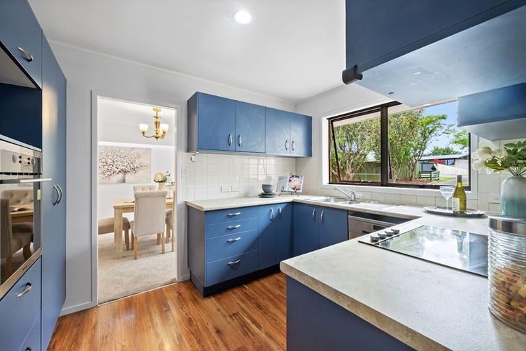 Photo of property in 19 Sartors Avenue, Northcross, Auckland, 0630