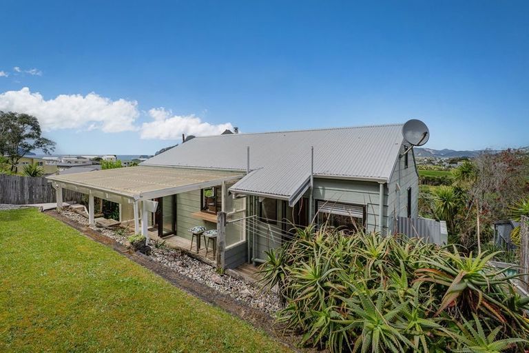 Photo of property in 72 Ocean Beach Road, Tairua, 3508