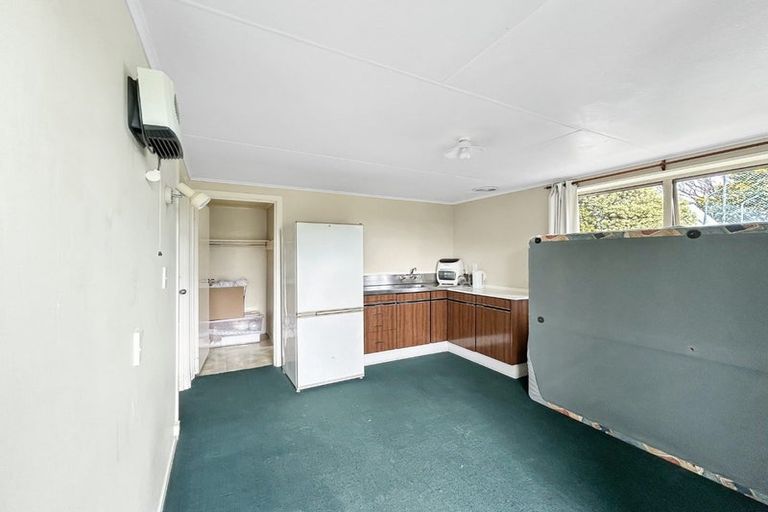 Photo of property in 41 Somerset Crescent, Highbury, Palmerston North, 4412