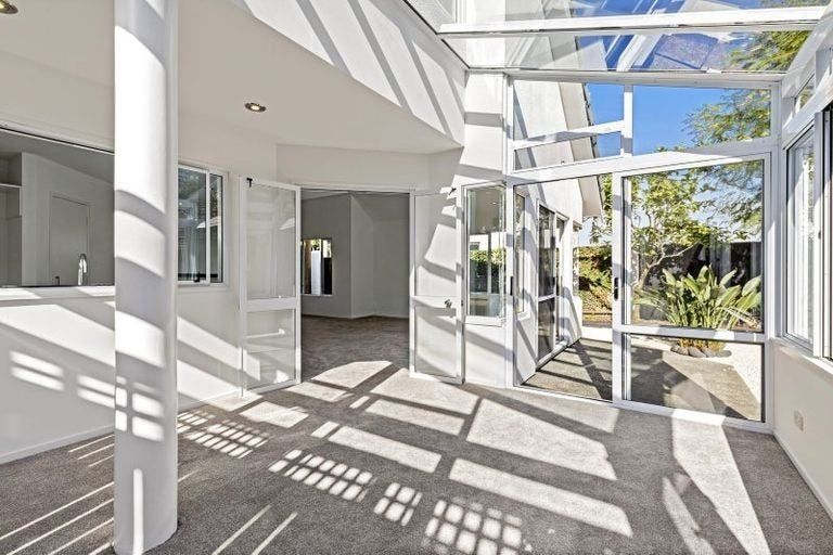 Photo of property in 1/20 Norwood Road, Bayswater, Auckland, 0622