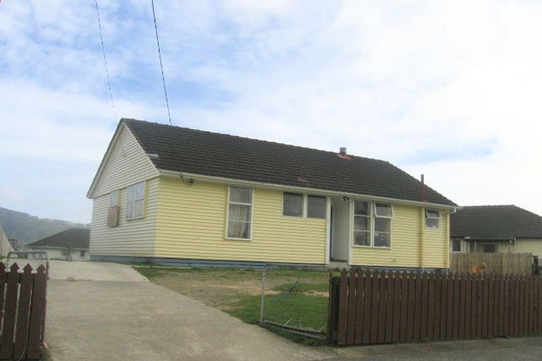 Photo of property in 90 Mckillop Street, Ranui, Porirua, 5024