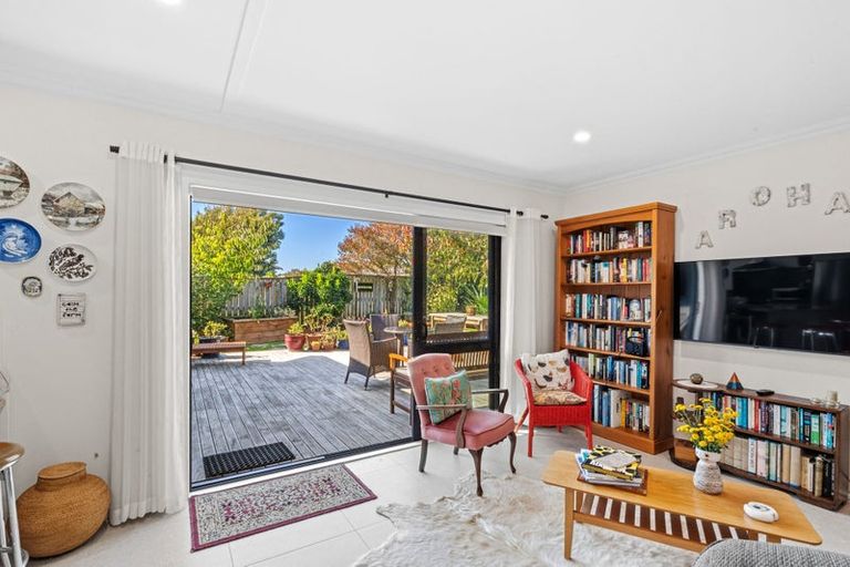 Photo of property in 6 Karlos Lane, Levin, 5510