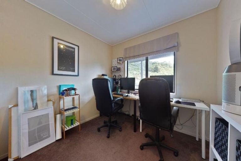 Photo of property in 117 Houghton Bay Road, Houghton Bay, Wellington, 6023