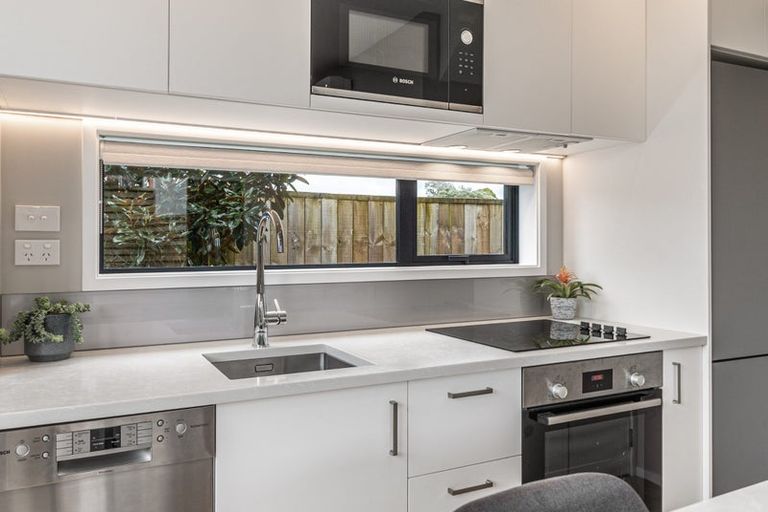 Photo of property in 52 Koro Lane, Mangere Bridge, Auckland, 2022