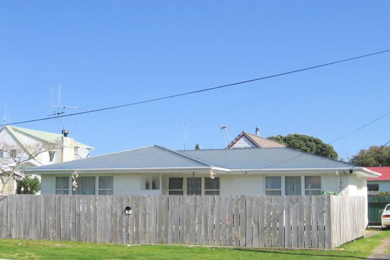 Photo of property in 19 Hawea Street, Mount Maunganui, 3116