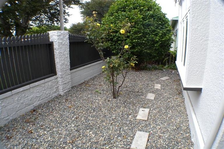 Photo of property in 33 Kirkcaldy Street, South Dunedin, Dunedin, 9012