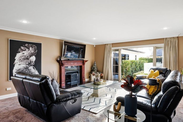 Photo of property in 30 Nielsen Gardens, Rototuna, Hamilton, 3210