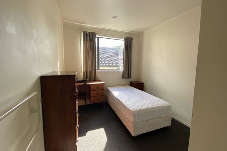 Photo of property in 8b Schnapper Rock Road, Schnapper Rock, Auckland, 0632