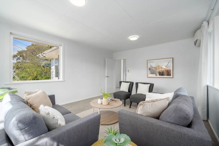 Photo of property in 33 Castor Crescent, Cannons Creek, Porirua, 5024