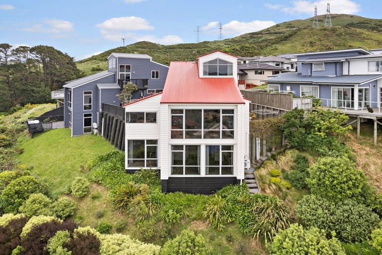 Photo of property in 65 Erlestoke Crescent, Churton Park, Wellington, 6037